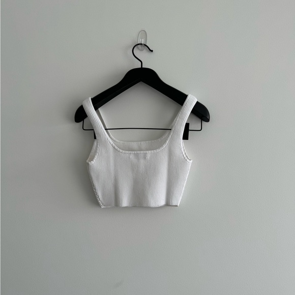 Aritzia - Babaton - Sculpt Knit Squareneck Cropped Tank - Picture 10 of 13